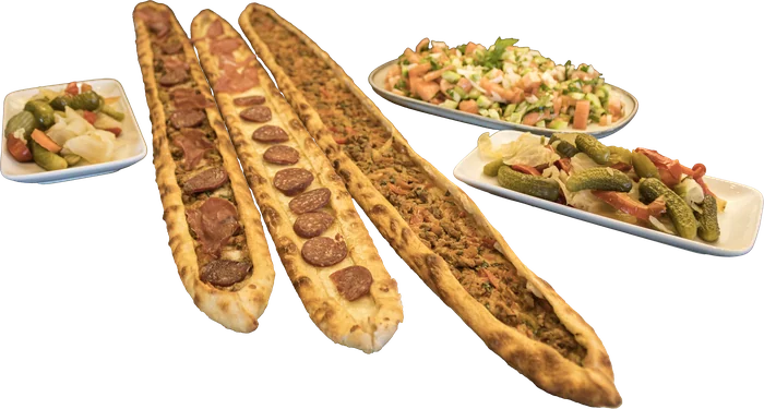 Pide with shepherd's salad and pickles